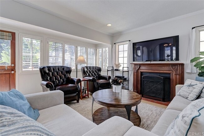 Living Room - 501 Gould Ave