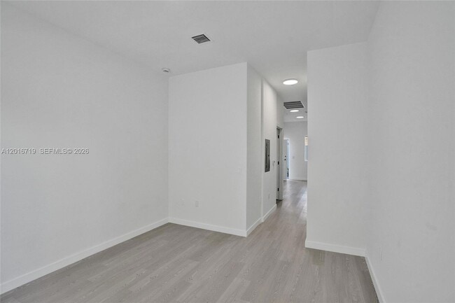 Foto del edificio - 1567 NW 1st St