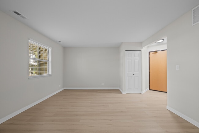 Foto del edificio - 556 E Shag Bark Ln