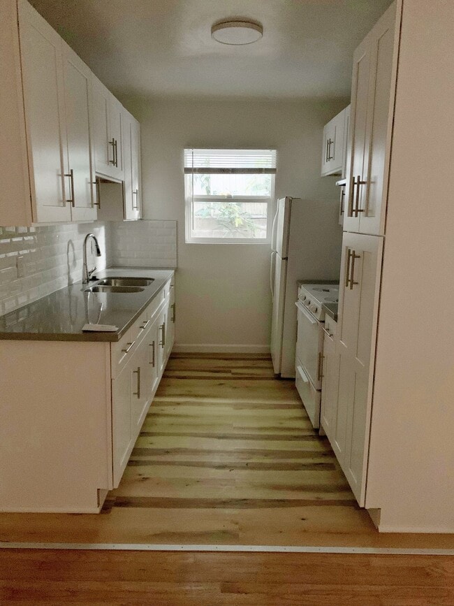 Building Photo - 1231 N Formosa Ave