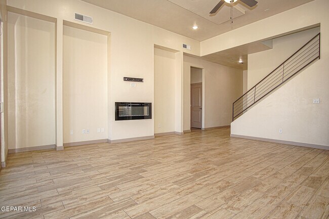 Foto del edificio - 7825 Enchanted View Dr