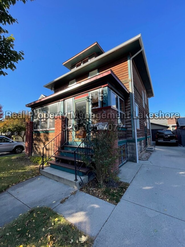 Building Photo - Fully Furnished House - Six or Twelve Mont...
