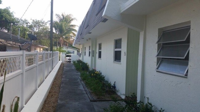 Foto del edificio - 1115 SW 2nd Ct