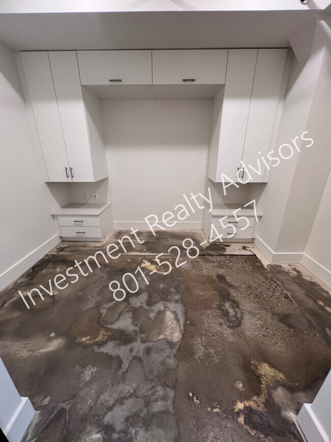 Building Photo - 1172 Graystone Way