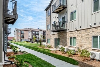 Building Photo - The Reserve on 77