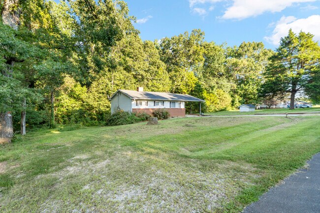 Building Photo - 515 Mile Long Rd