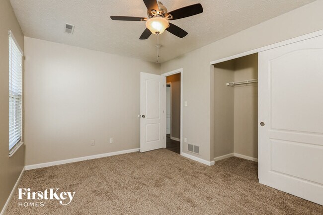 Building Photo - 160 Cambridge Dr