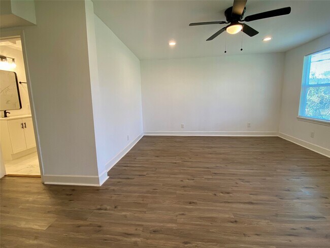 Foto del edificio - 4963 Culmore Dr