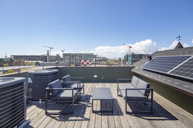 rooftop deck - 410 Webster St