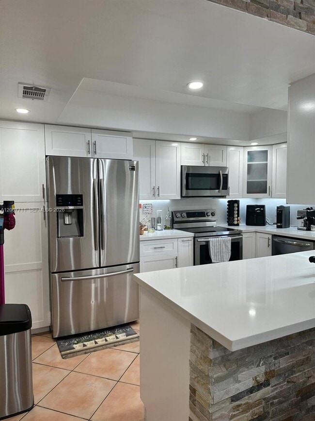 Building Photo - 4810 SW 152nd Pl