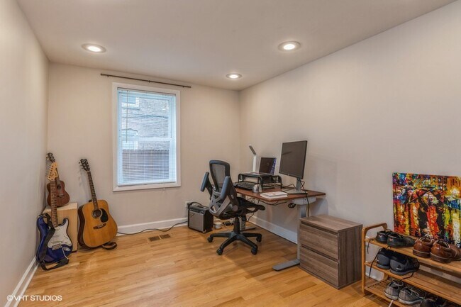 Foto del edificio - 1426 N Greenview Ave