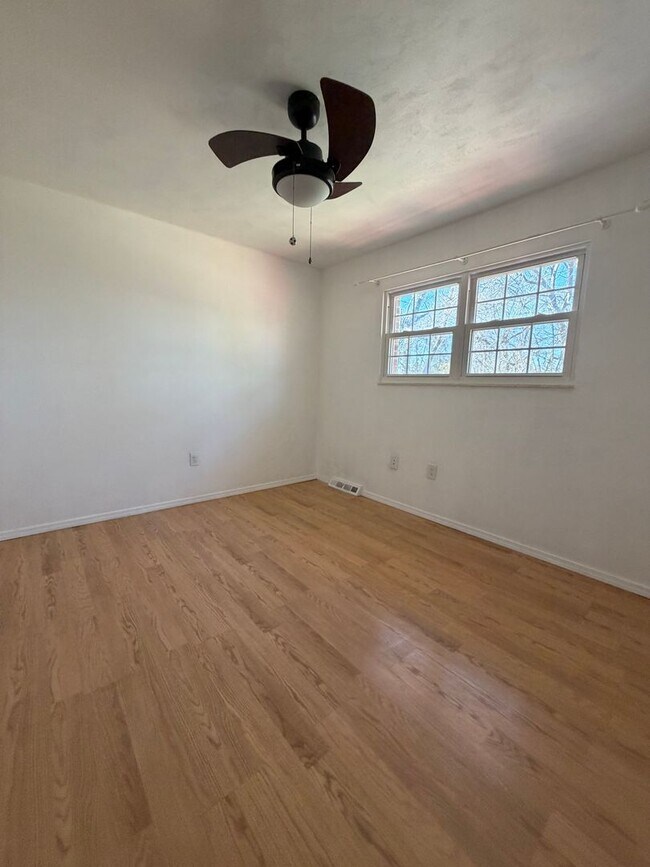 Foto del edificio - 4 bed | 2 bath Home for Rent