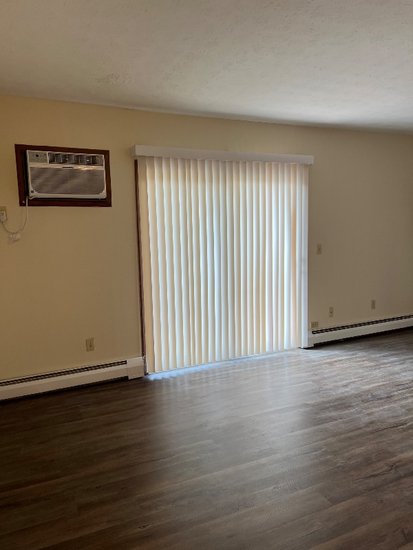 Building Photo - 2065 Sutton Ave