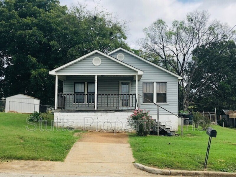 Primary Photo - 1806 Veterans Dr