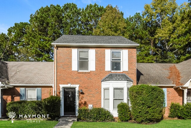 Building Photo - 8035 Woodlake Dr