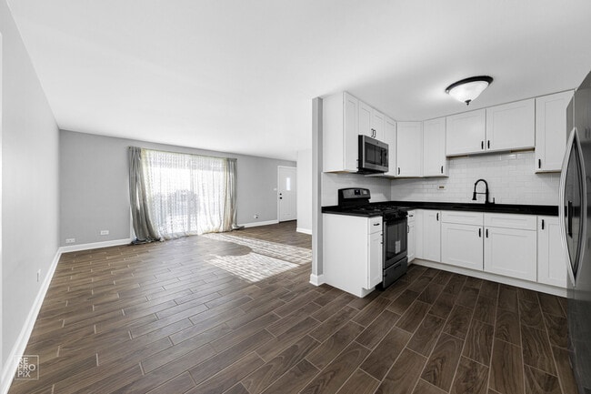 Building Photo - 138 Barcliffe Ln