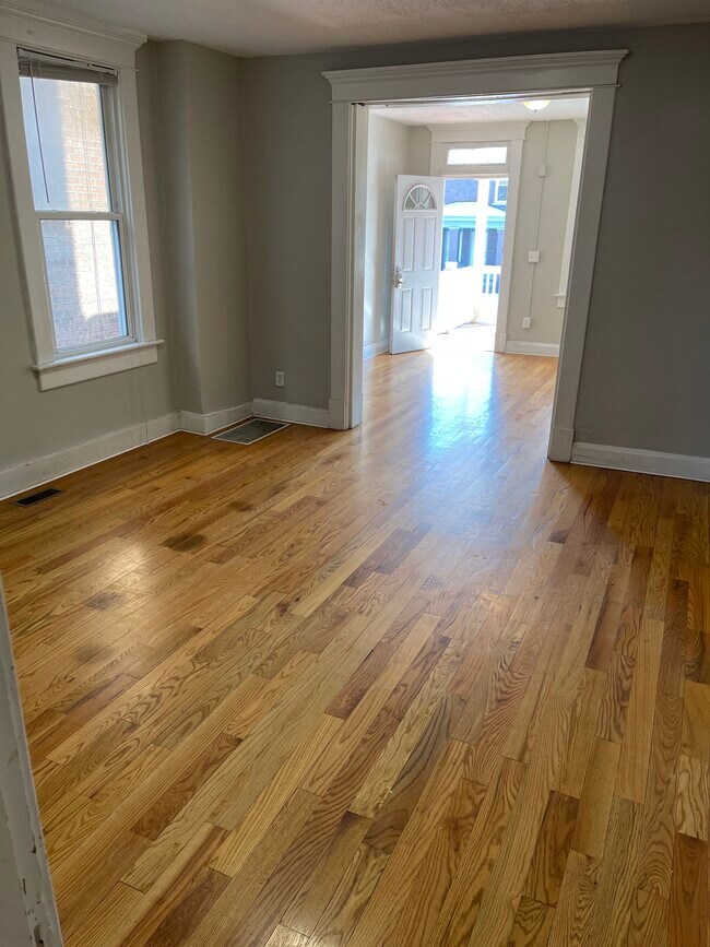 Dining Room - 402 Chittenden Ave