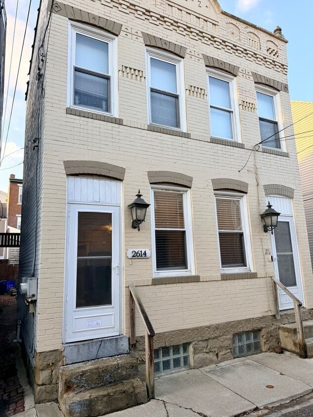 Photo - 2614 Larkins Way