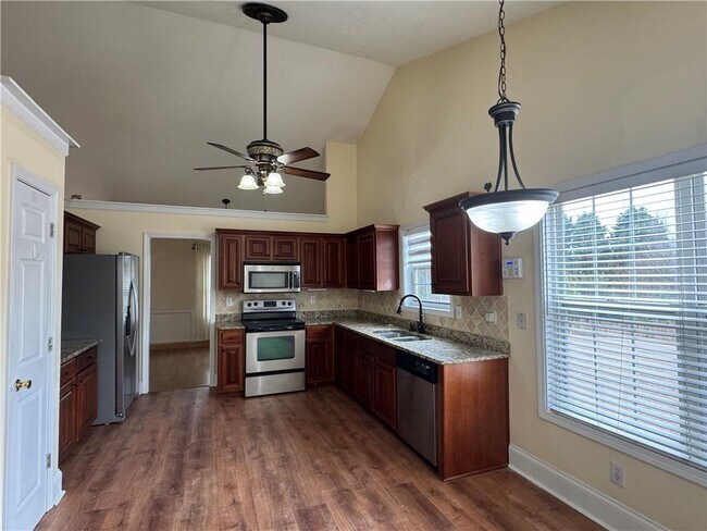 Building Photo - 2243 Bedstone Dr