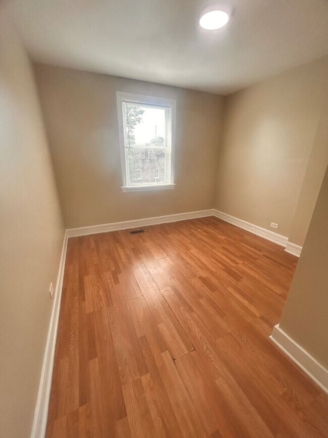 Foto del edificio - 6938 S Prairie Ave