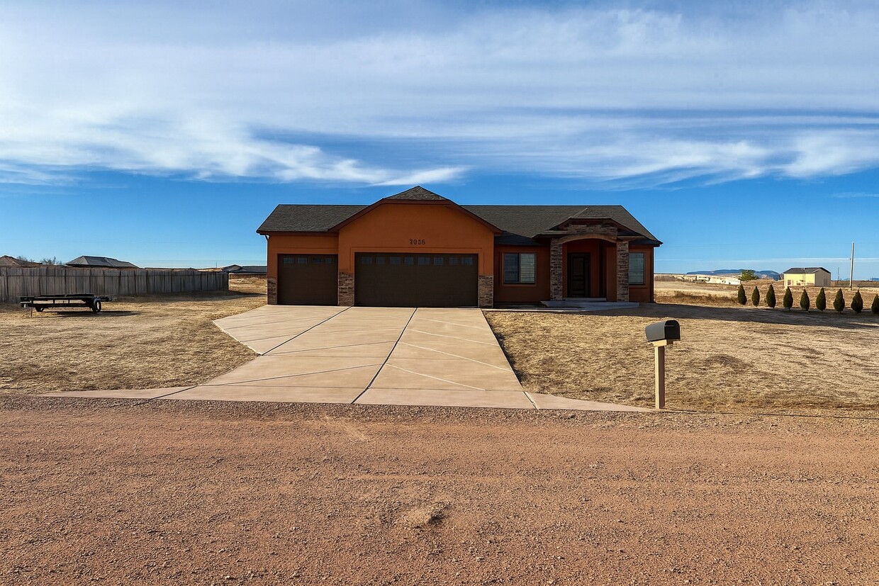 Foto principal - 1343 N Dailey Dr