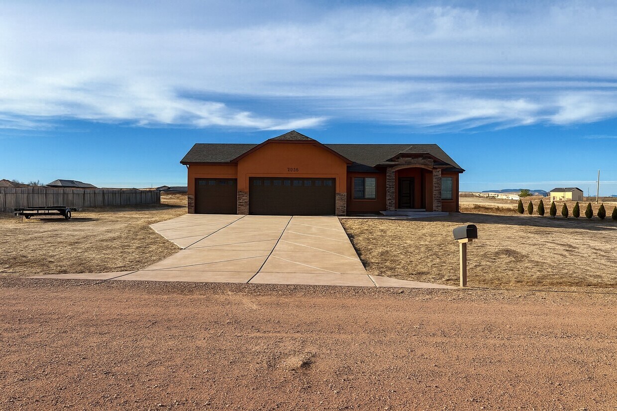 Primary Photo - 1343 N Dailey Dr