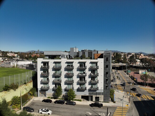 Exterior 3D - The Charlie Echo Park