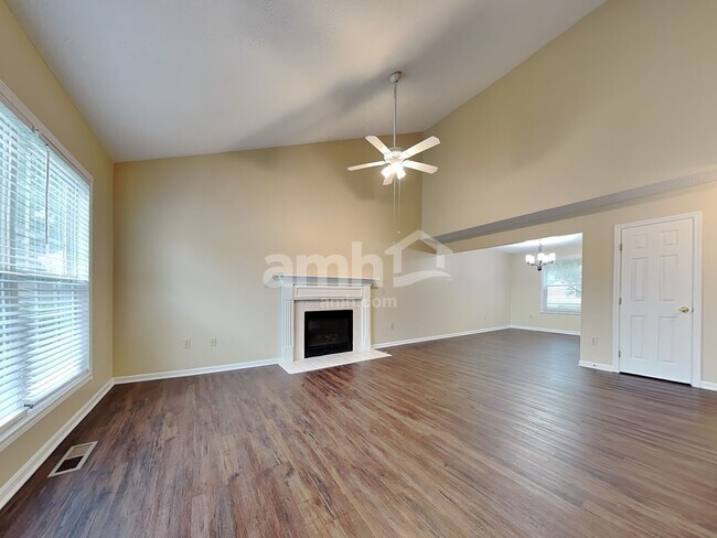 Foto del edificio - 748 Jewelweed Ct