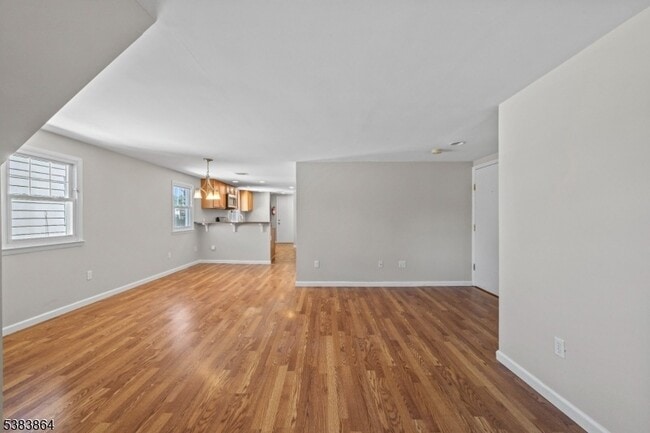 Building Photo - 47 Morris Pl