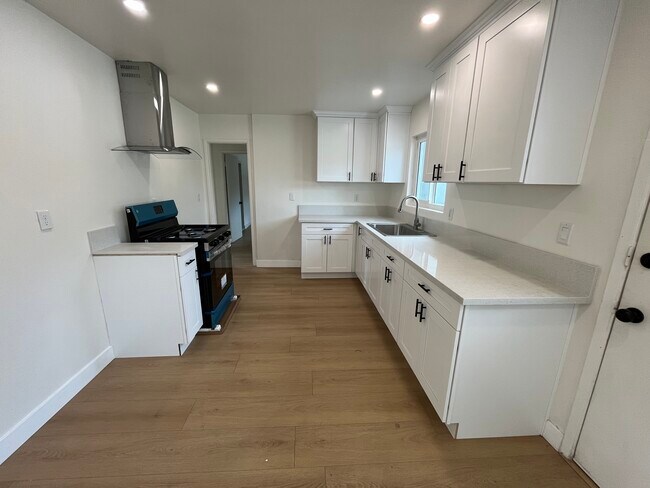 Foto del edificio - 2651 Parkway Dr