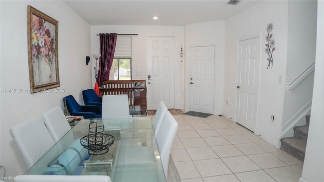 Building Photo - 4 br, 2.5 bath House - 3436 W 110th St