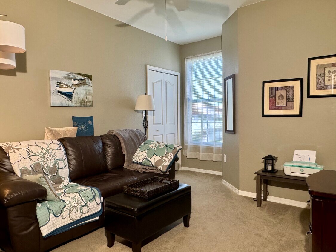 Foto principal - 8325 38th St Cir E