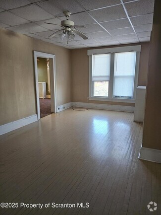 Building Photo - 1106 E Gibson St