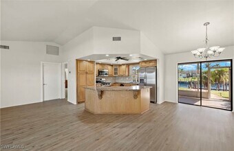 Building Photo - 4709 SW 25th Pl