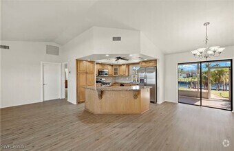 Building Photo - 4709 SW 25th Pl