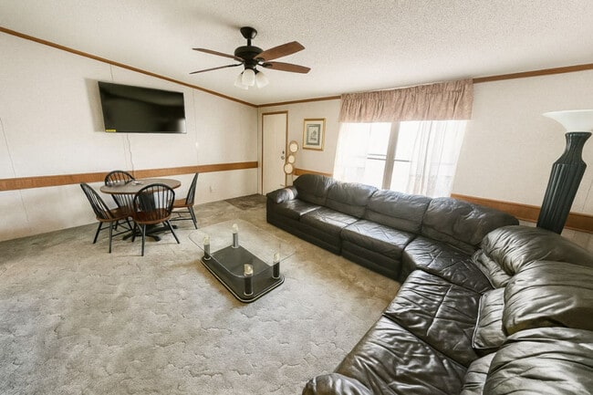 Building Photo - 44 Heinle Rd