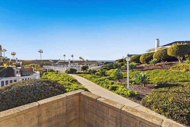 Foto del edificio - Stunning Ocean View Home in 55+ Colony Cove Community