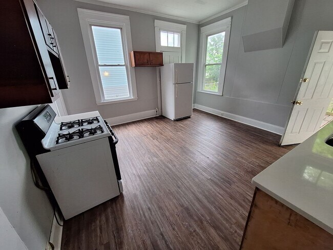 Foto del edificio - 221 E 12th St