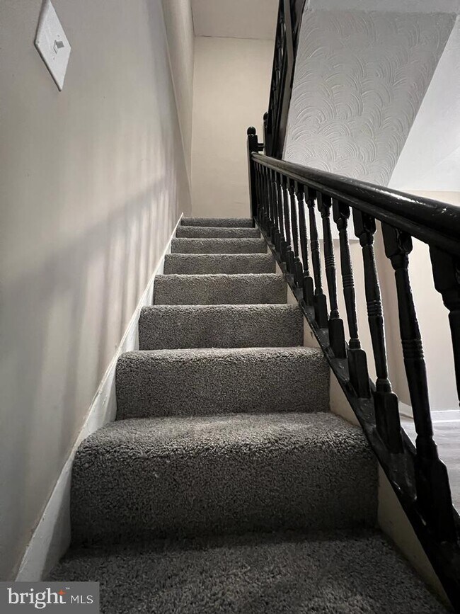 Foto del edificio - 1813 N Warwick Ave