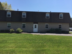 Building Photo - 807 Rainbow Dr