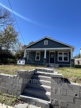 Building Photo - 607 Snow St