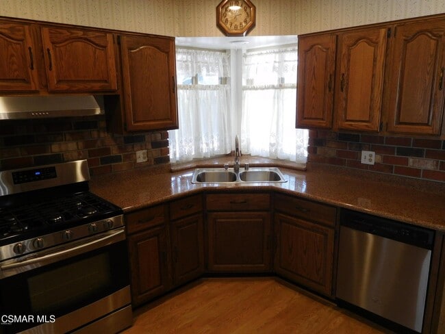 Building Photo - 1394 Sycamore Dr