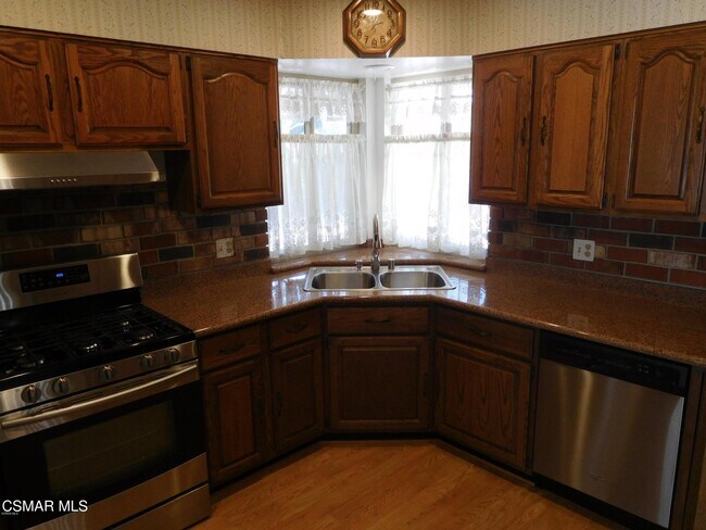 Foto del edificio - 1394 Sycamore Dr