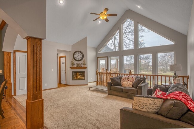 Building Photo - Highly desirable home in Briarbrook