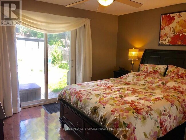 Photo du bâtiment - 579 Northcliffe Blvd