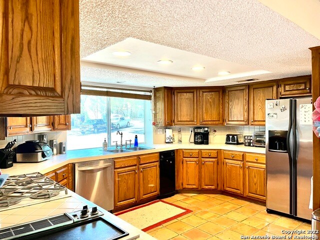 Building Photo - 3401 River Way