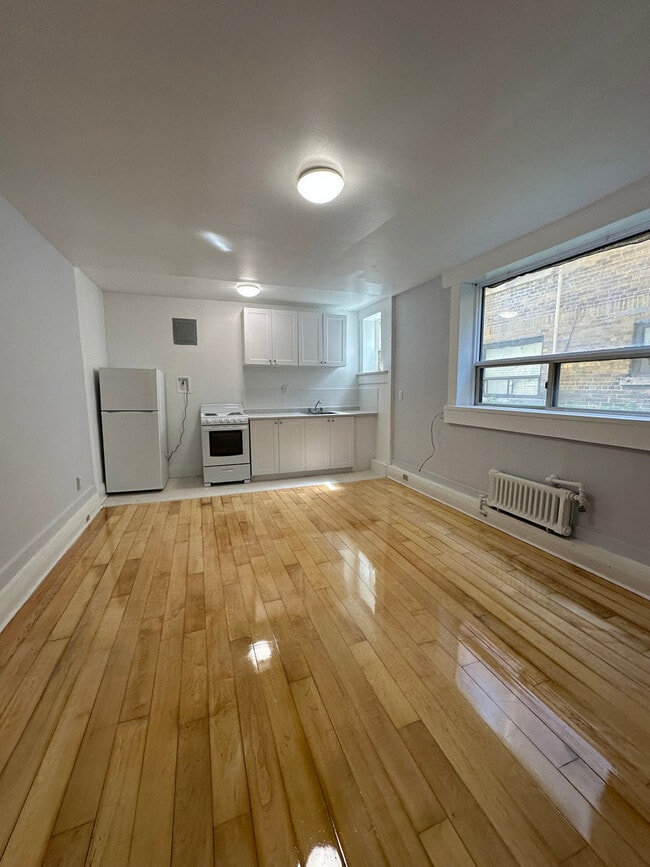 Photo du bâtiment - WELLESLEY APARTMENTS