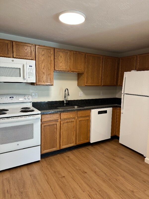 Foto principal - 220 Providence Rd