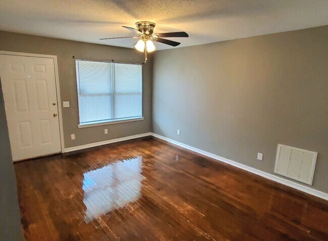 Foto del edificio - 3 bed 1 bath in Midwest City