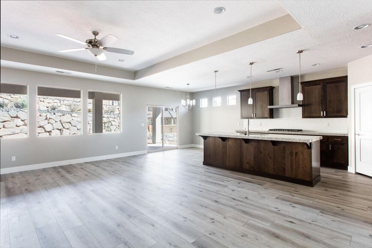 Foto del edificio - Dog Friendly Home in Gated Community!